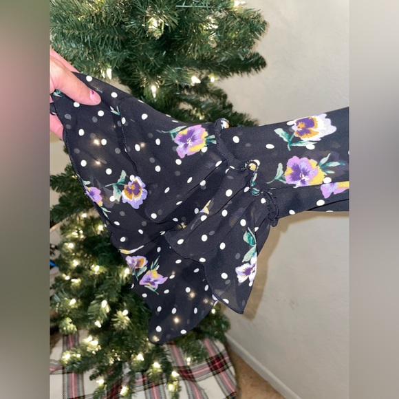 Forever 21 Floral Button Up - Picture 4 of 4